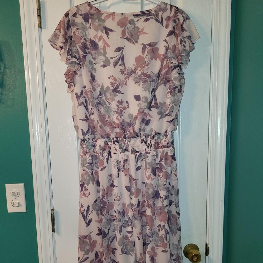 Spring/Summer Dress - Picture 2 of 3